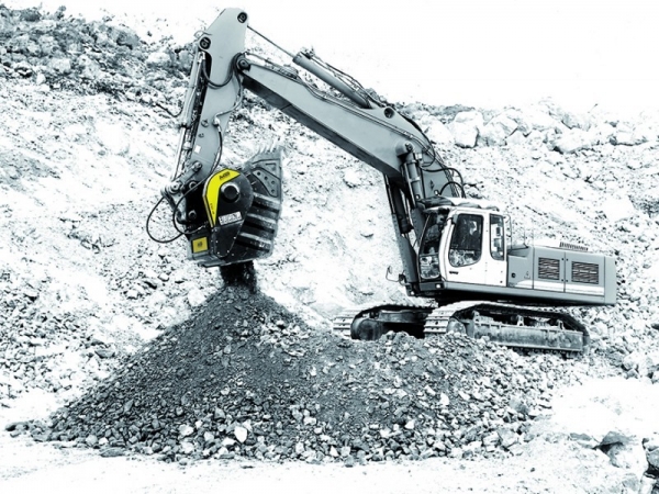 MB - BF135.8 Crushing Bucket - Image 1