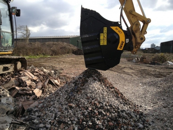 MB - BF60 Crushing Bucket - Image 1